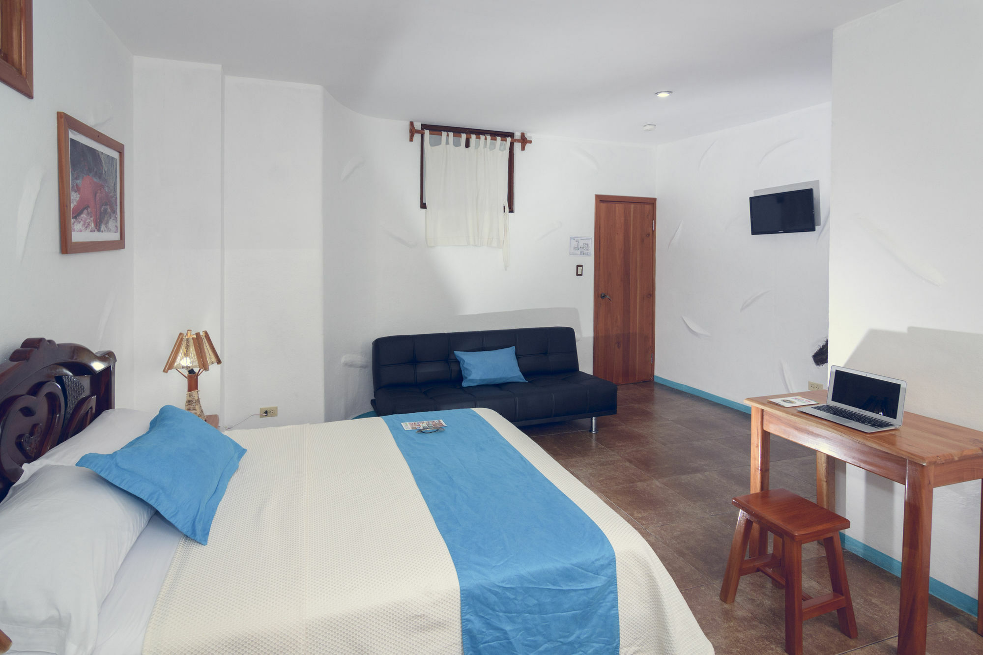 Galapagos Native Hostel Puerto Ayora  Buitenkant foto